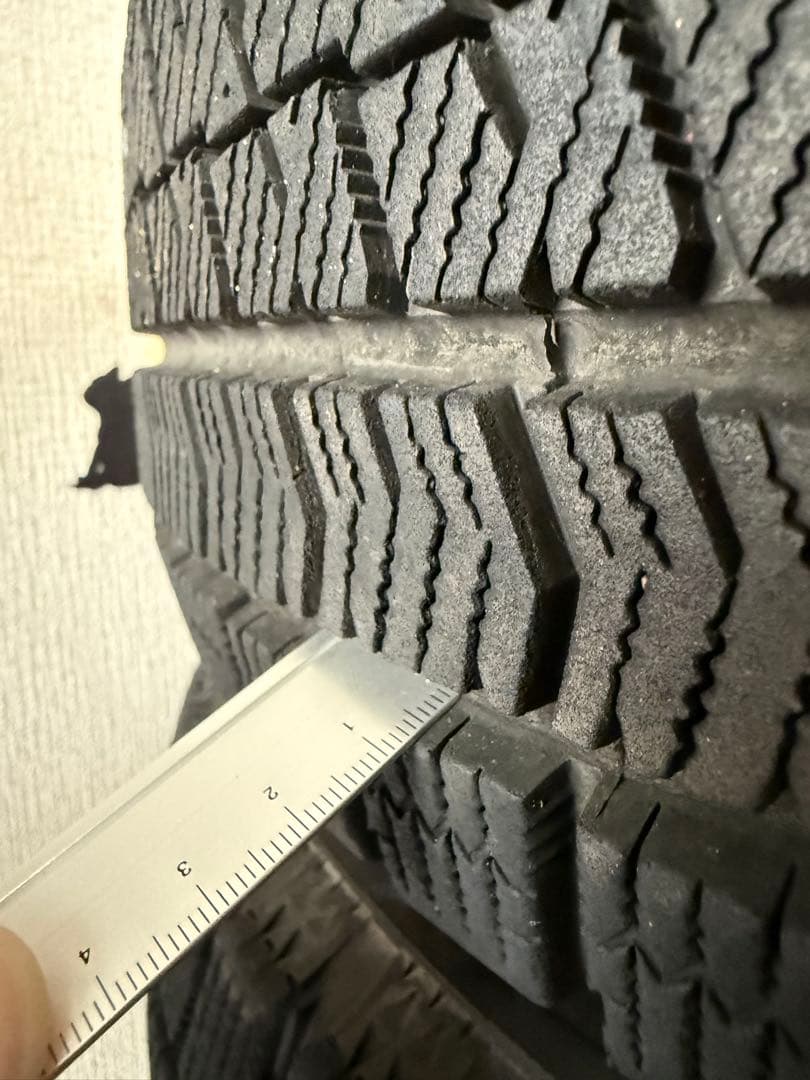 スタッドレスタイヤ BRIDGESTONE 195/65R15 BLIZZAK