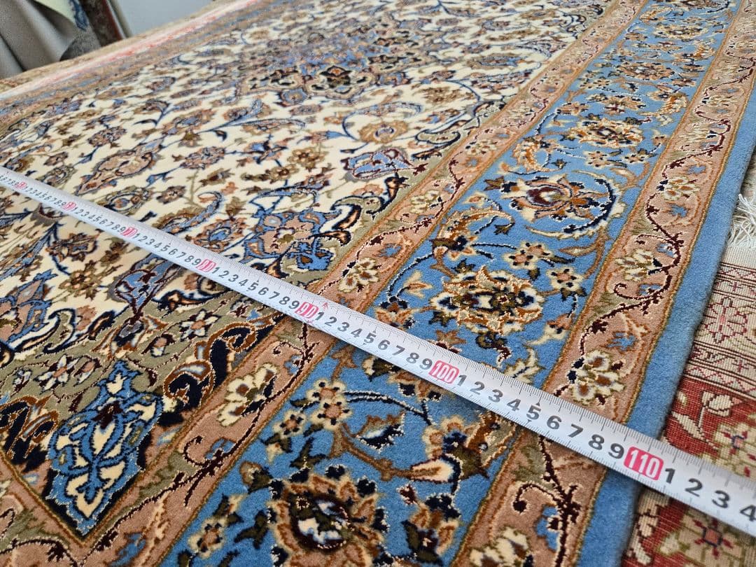 ペルシャ絨毯イスファハン産手織本物保証書非常に綺麗なブルー色 176×110cm