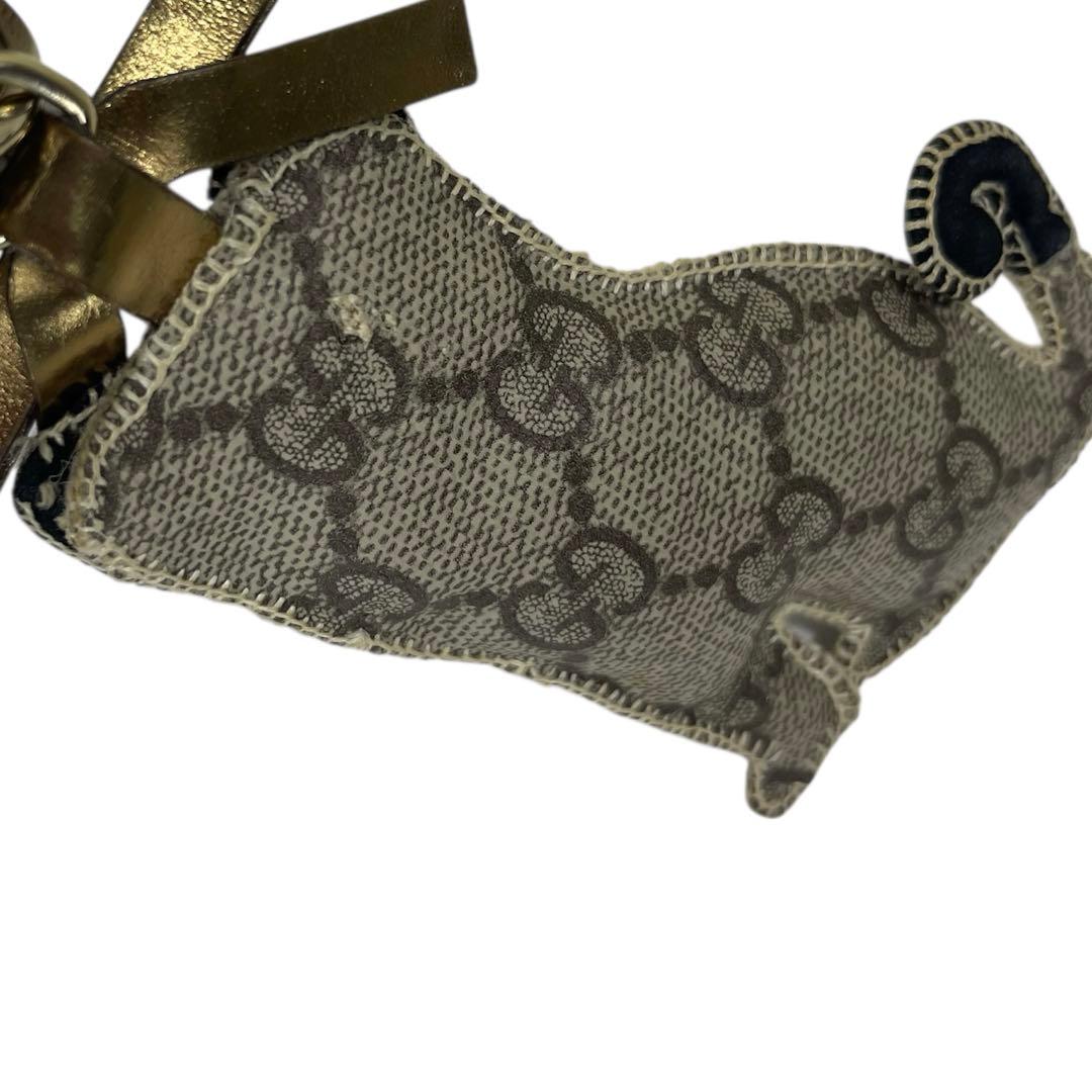 GUCCI チャーム　キーホルダー　グッチョリパグ　犬 GG柄　ロゴ金具