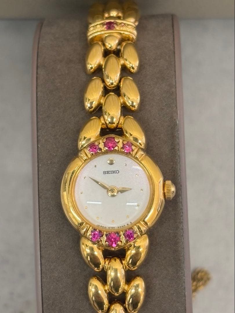 SEIKO セイコー レディース腕時計 1E20-0770 ゴールド ルビー装飾