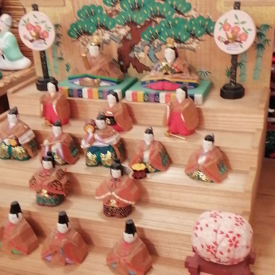 奈良一刀彫り雛人形