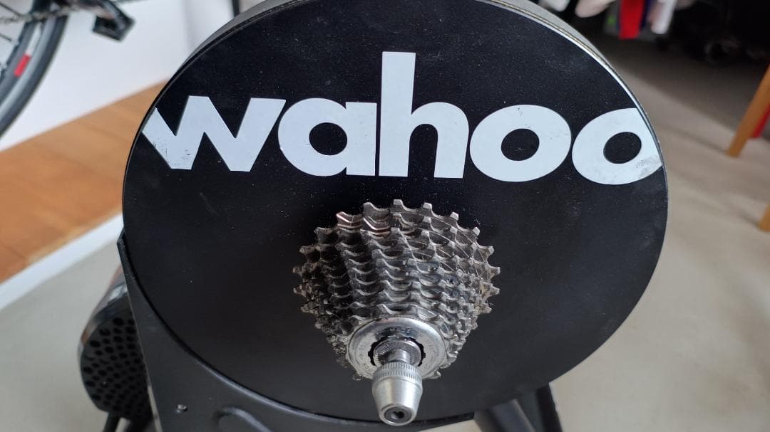 【送料無料】Wahoo Kickr Core スマートローラー 2020年