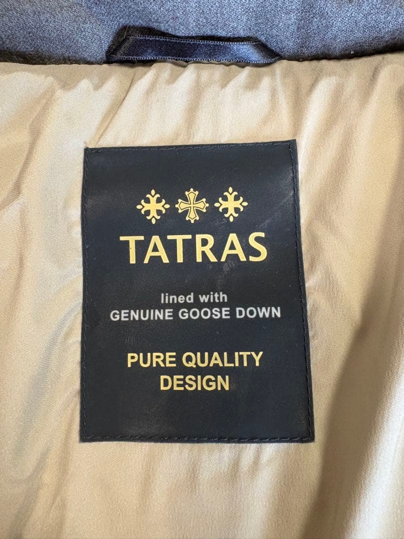 TATRAS ダウンベスト グレー　02