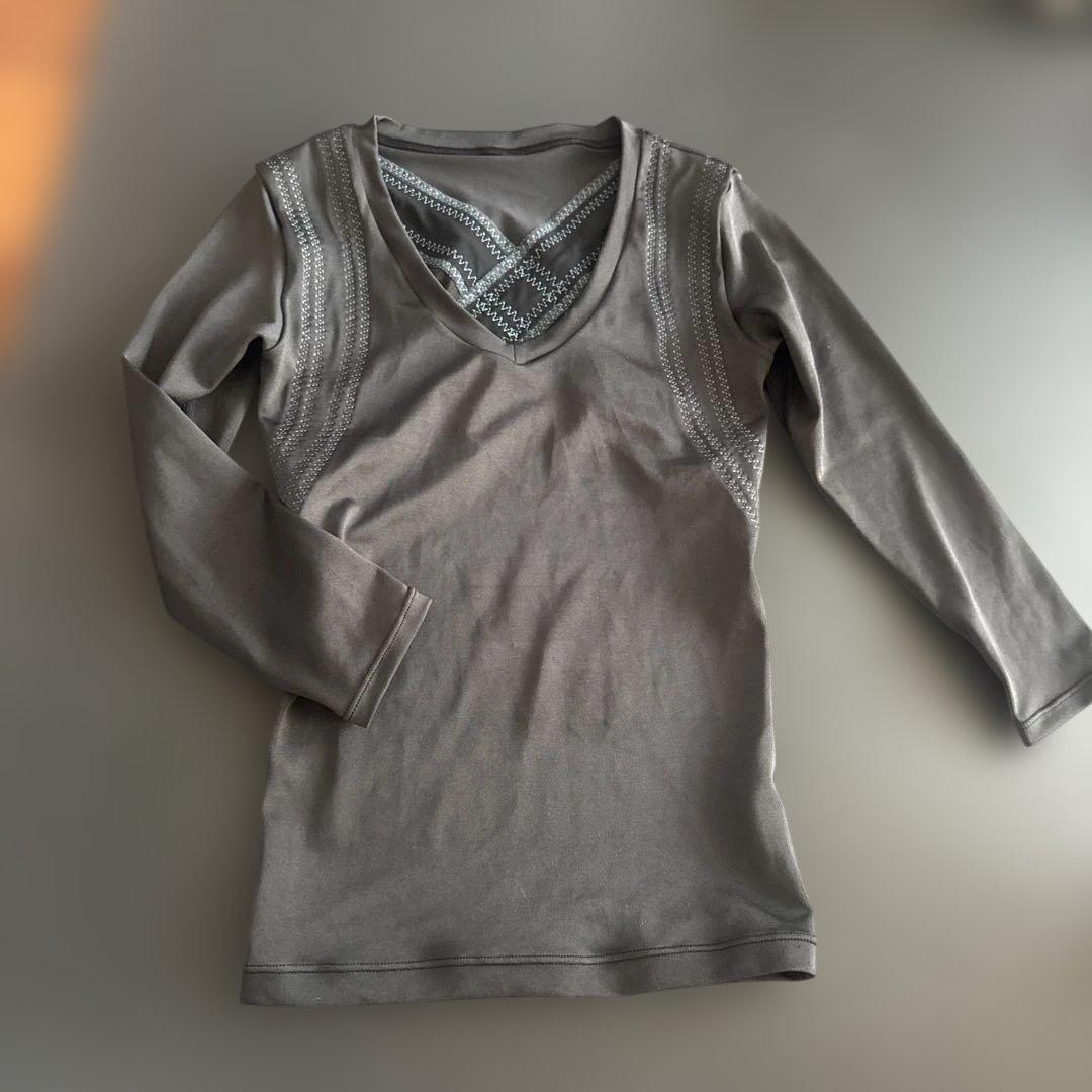 グランドイーワンズ　BiBi ブラック Vネック 長袖　光電子配合