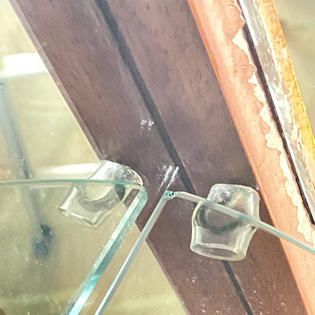 HR839 【英国アンティーク】ハーフムーン　キュリオケース　３面彩光　鍵付き