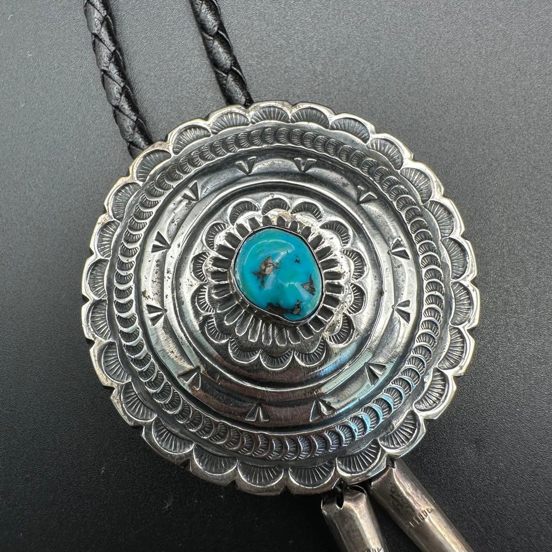 Navajo Gilbert Tomスタンプワーク ボロタイ