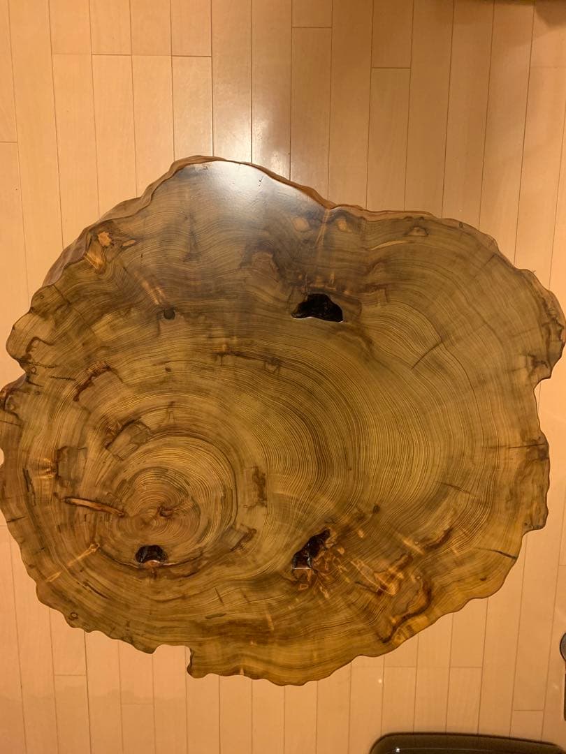一枚板テーブル(樹齢480年) まずは大阪市北区まで見に来て下さい