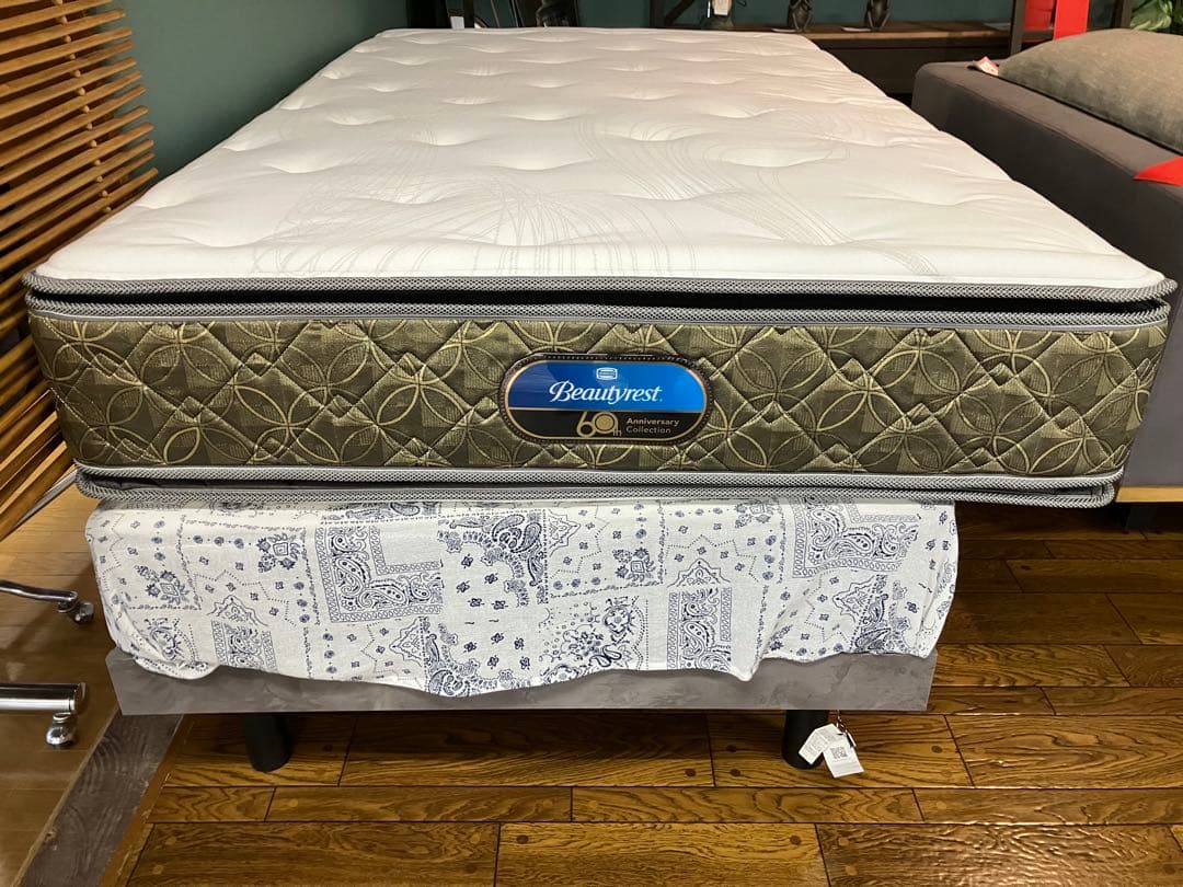 SIMMONS 桐生織6.5インチ両面ピロートップセミダブル マットレス 展示品