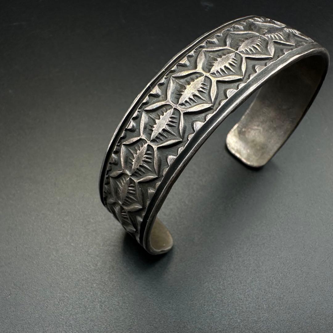 Navajo Gary Reeves ゲーリーリーブス　スタンプワーク バングル