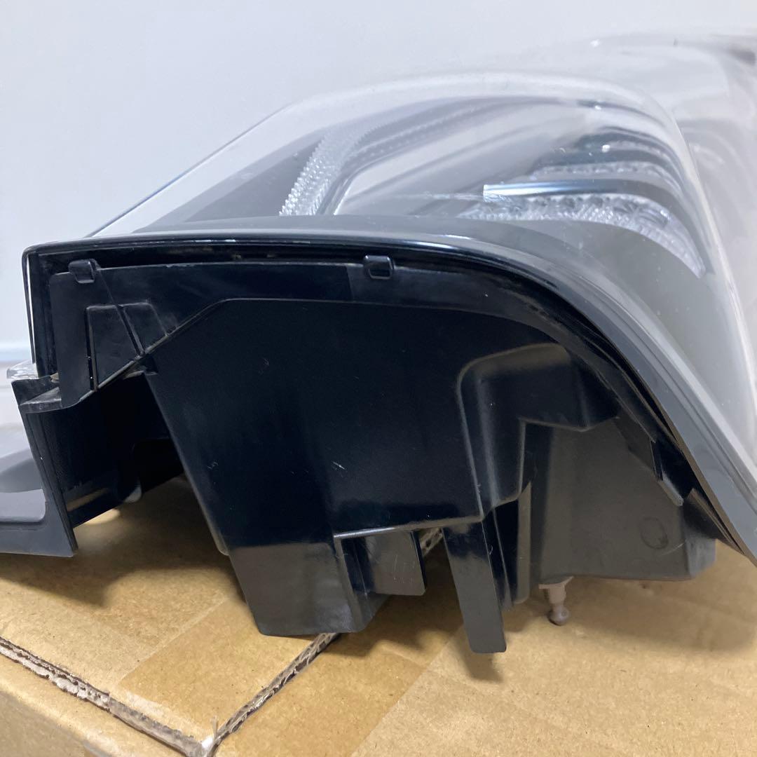 NBOX　カスタム　JF3　右テール　純正　N-BOX　ICHIKOH　D186