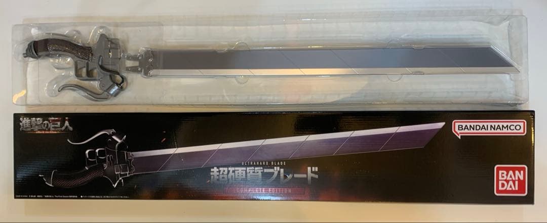 進撃の巨人 実物大の超硬質ブレード リヴァイ エレン ミカサ、エルヴィン等使用