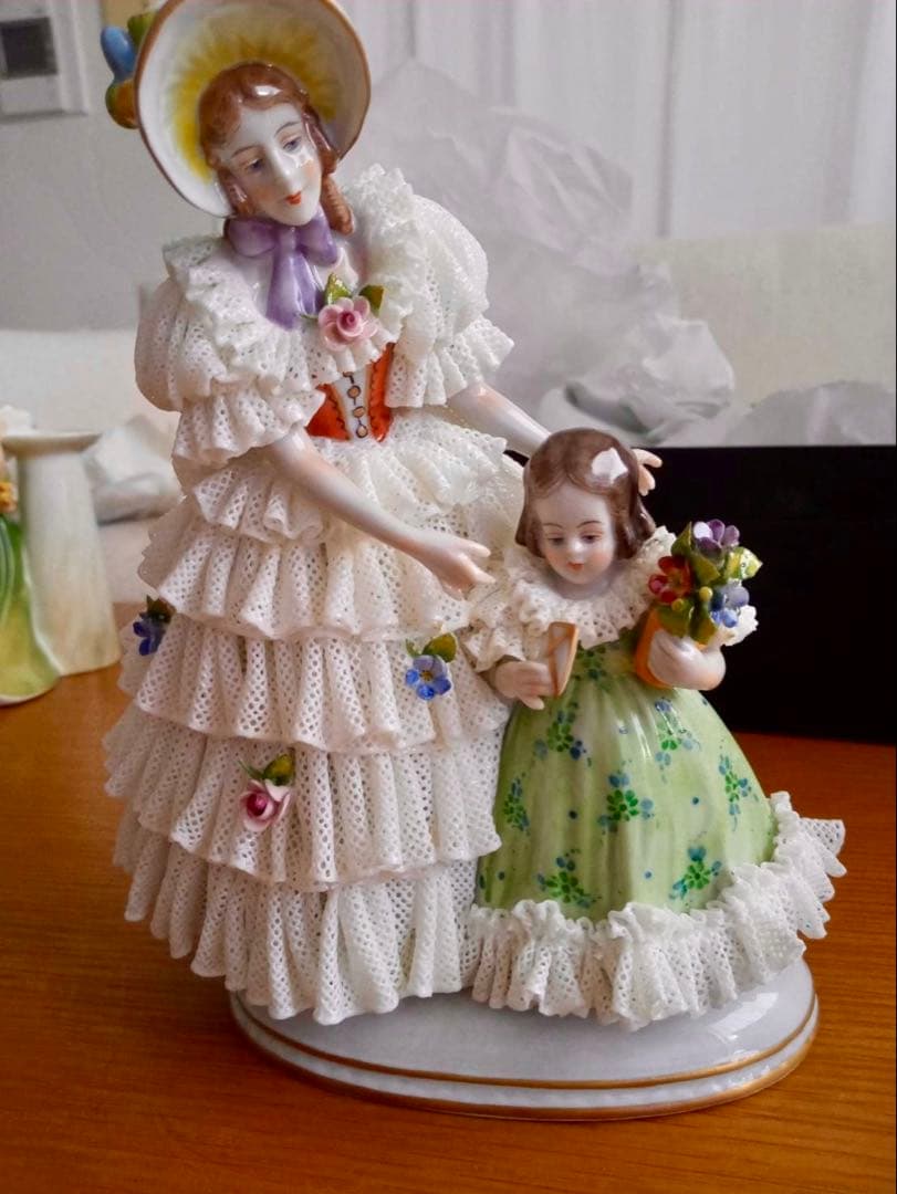 ドレスデン　フィギュリン　チューリンゲン　陶器　人形　ドイツ　レース人形