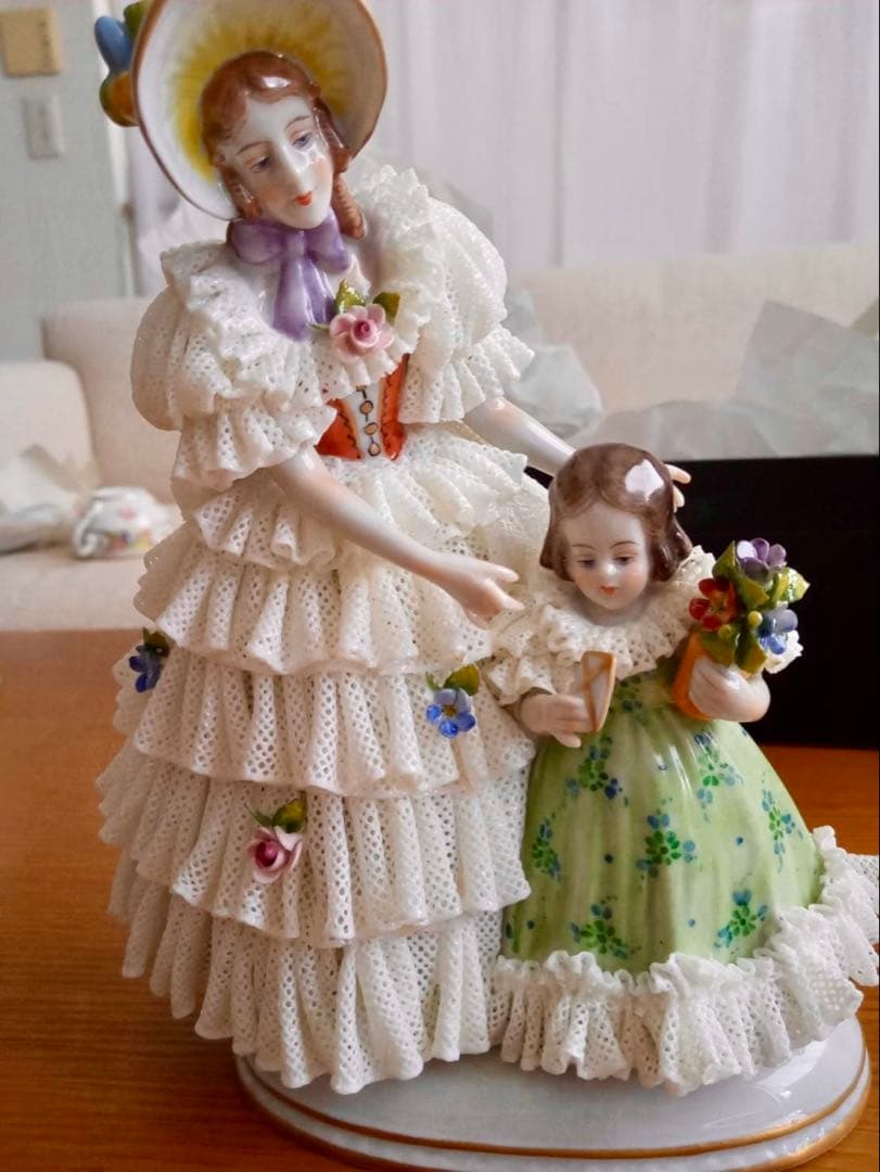 ドレスデン　フィギュリン　チューリンゲン　陶器　人形　ドイツ　レース人形