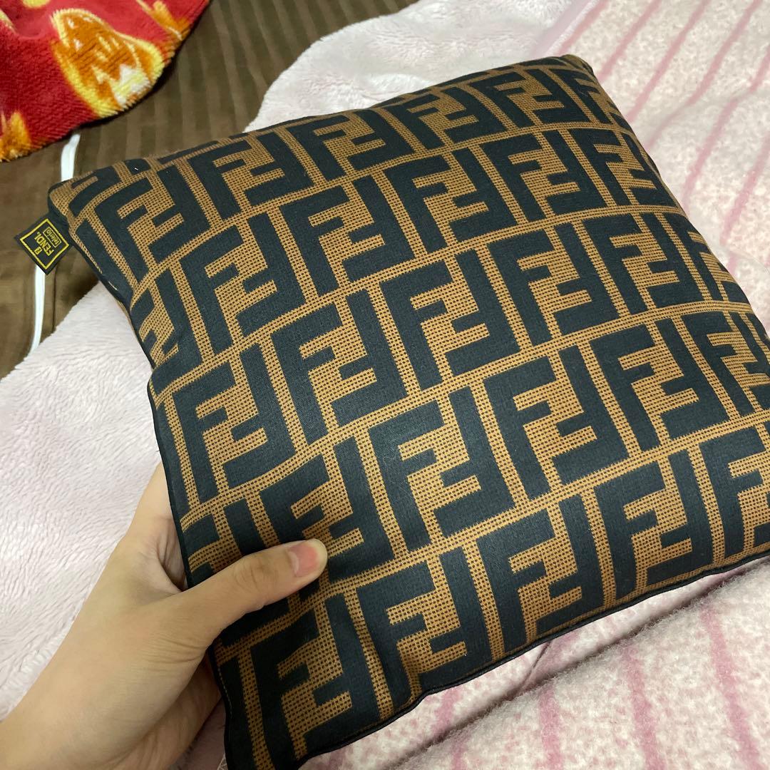 専用　フェンディ　クッション