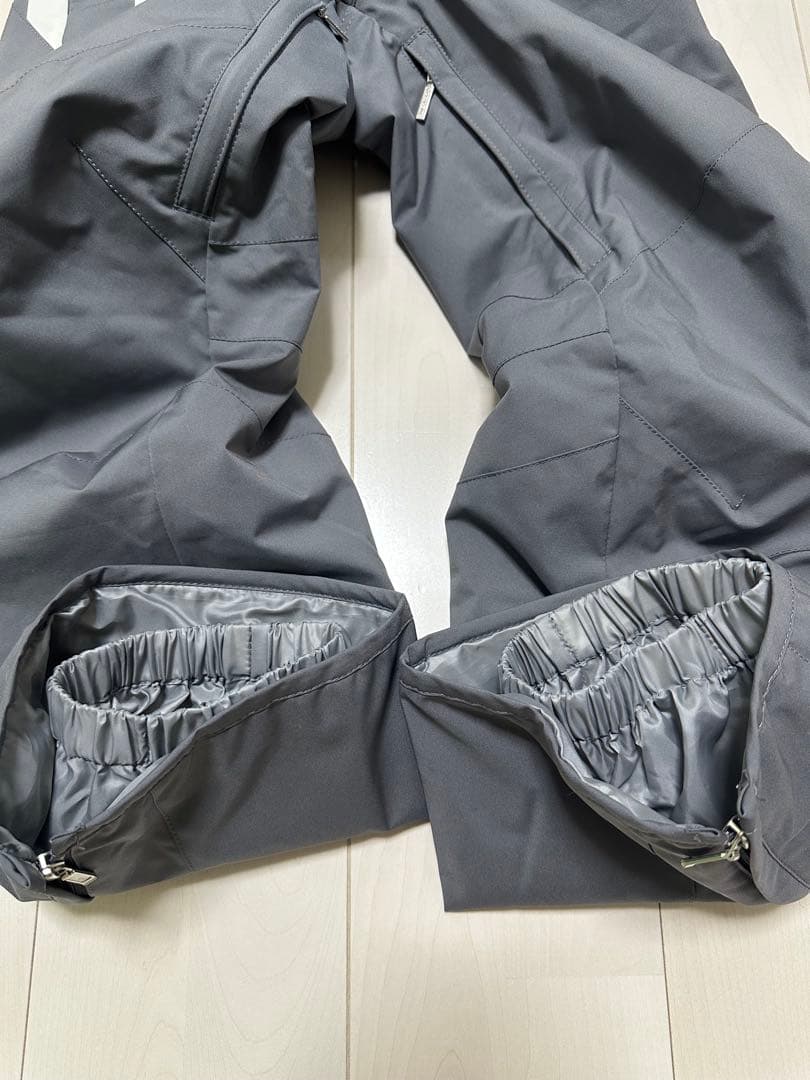 スキーウェア　デサント　破損箇所有り