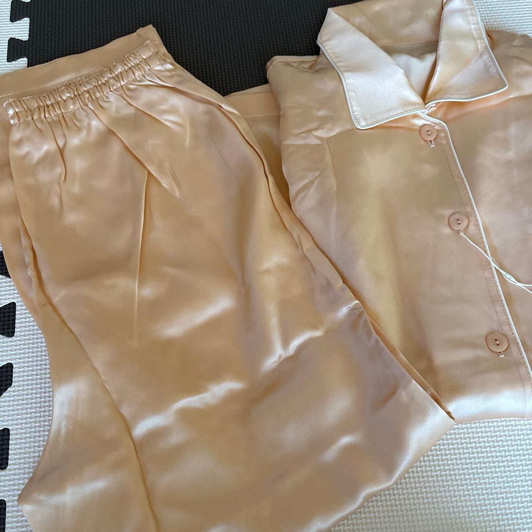新品ワコール　シルクパジャマ　サーモンピンク