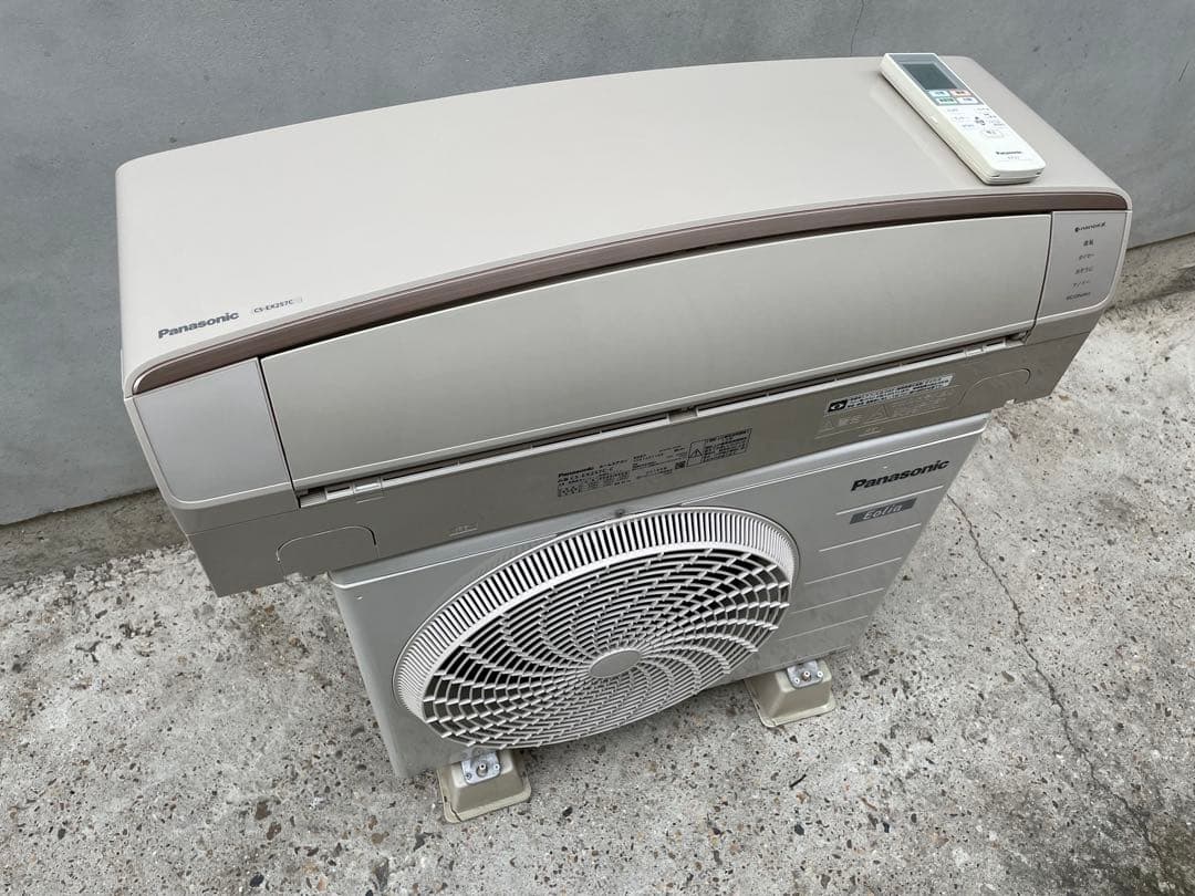 割と綺麗　Panasonic 8畳用エアコン　CS-EX257C