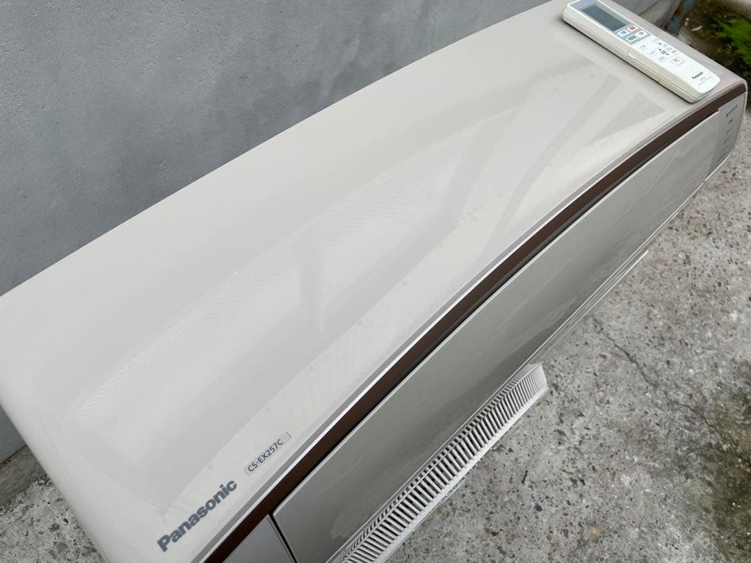 割と綺麗　Panasonic 8畳用エアコン　CS-EX257C