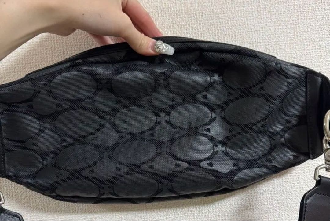 ヴィヴィアンウエストウッド ボディバッグ
