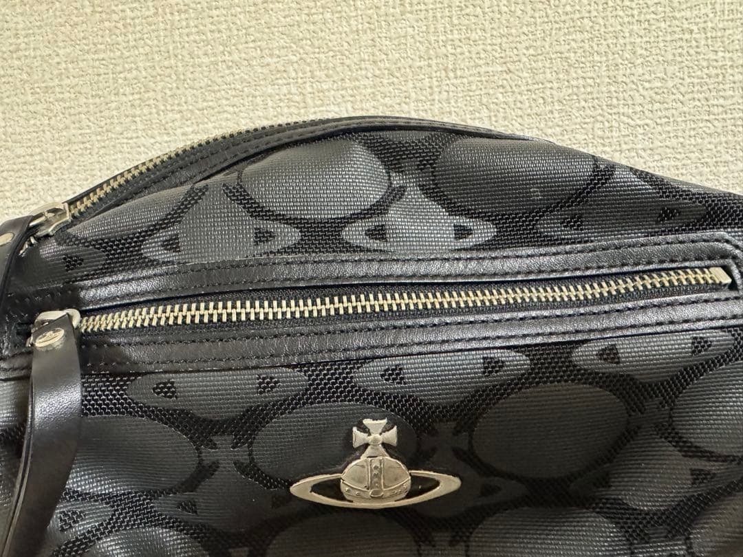 ヴィヴィアンウエストウッド ボディバッグ