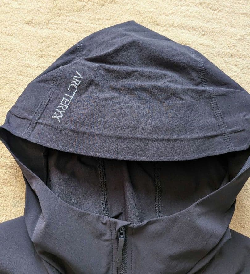 【新品未使用】ARC'TERYXガンマ ライトウェイト フーディ メンズ 黒 S