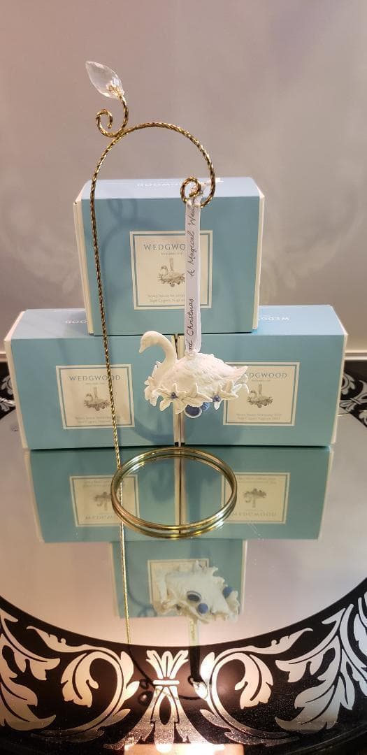 新品2個セットウェッジウッドホリディオーナメントパインコーン、セブンスワンズ