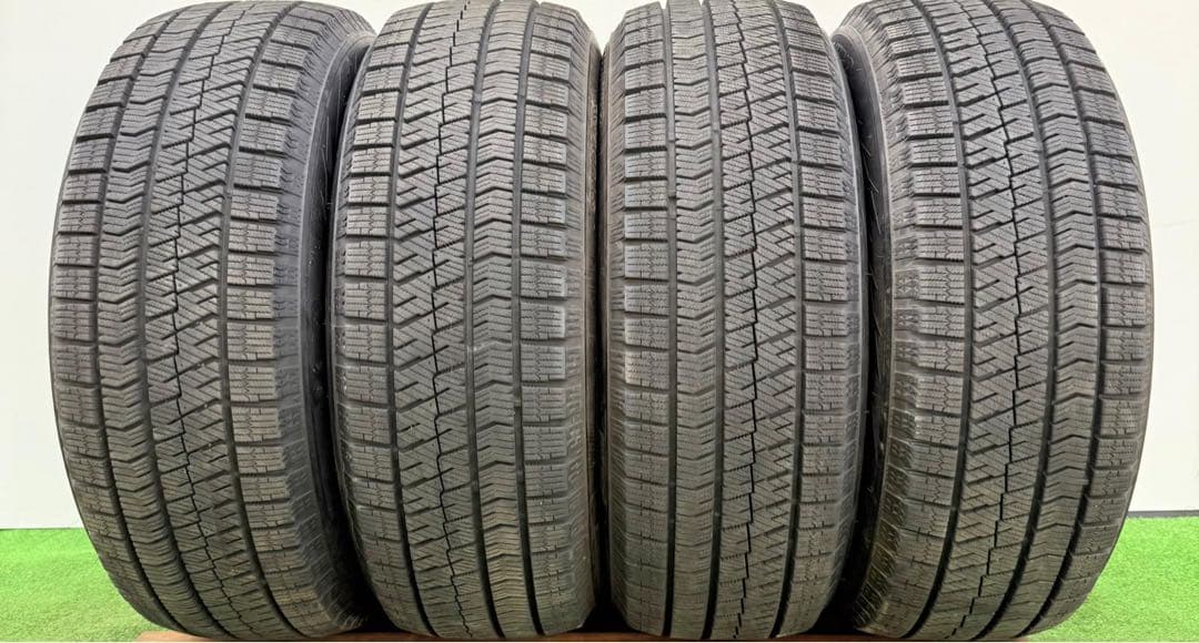 ブリヂストン ブリザック vrx2．215/60R16.23年製．9.5分山4本