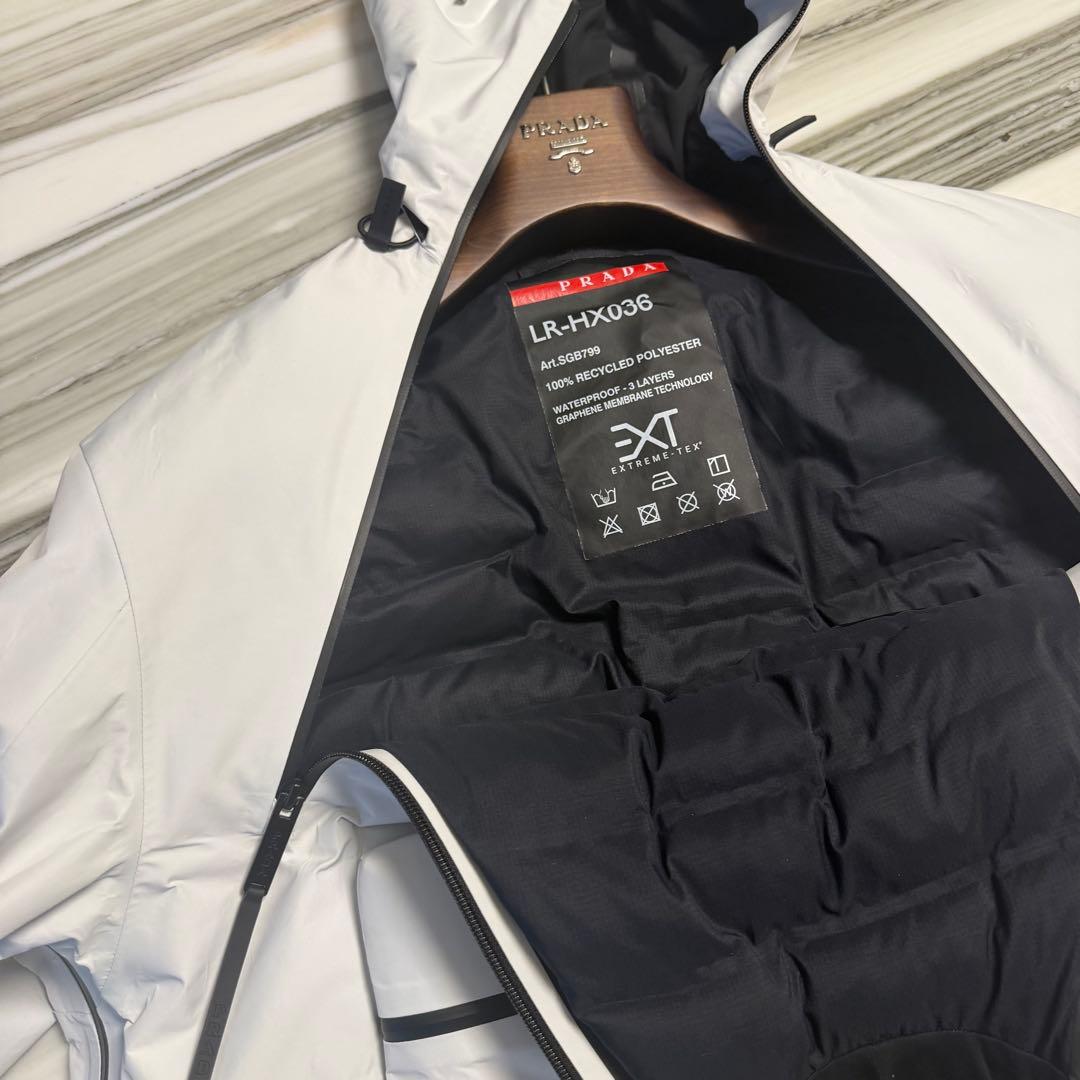 プラダ　リネアロッサ　スノーボードジャケット