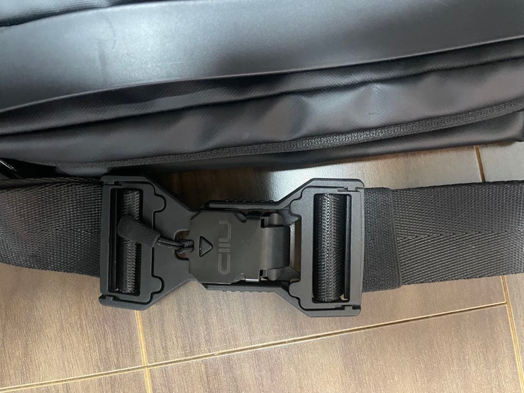 NIID URBANATURE ボディバッグ レザー