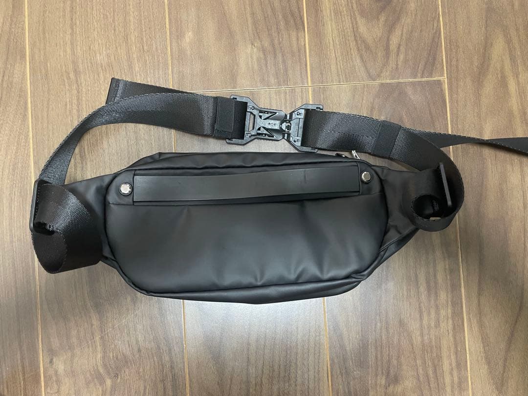 NIID URBANATURE ボディバッグ レザー