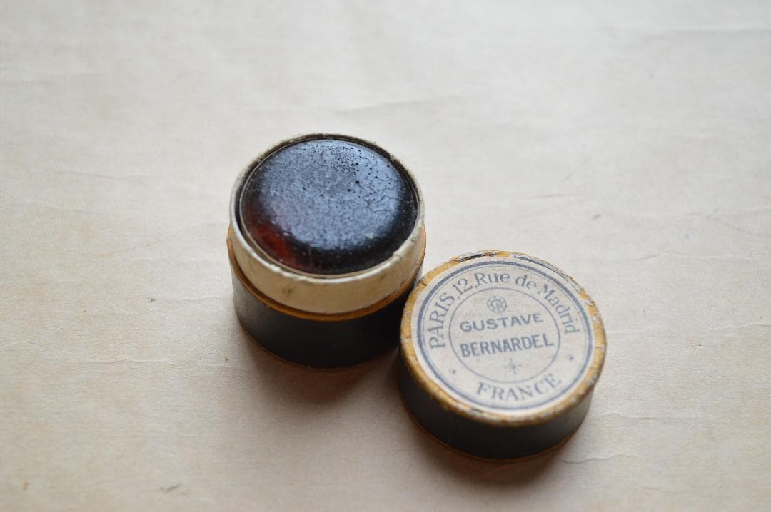 缶ベル　古い松脂