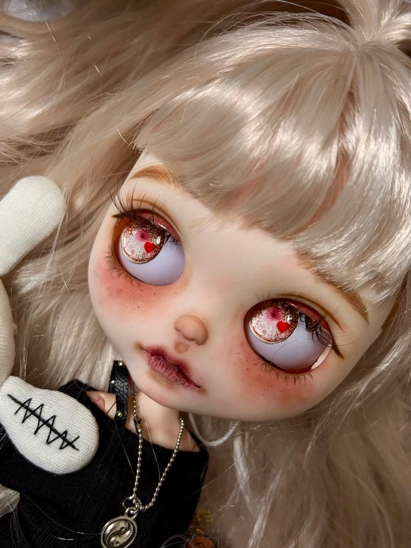 ♡ カスタムアイシードール　ネオサイズ　白肌　そばかすあり