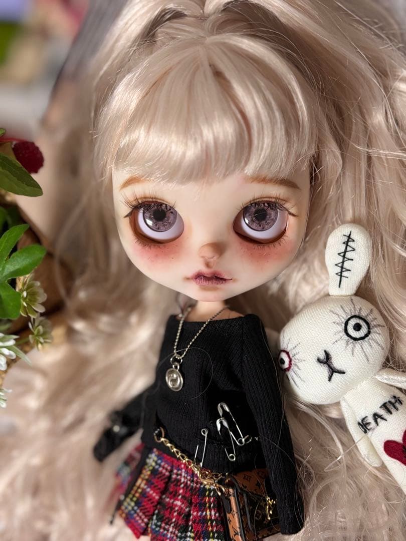 ♡ カスタムアイシードール　ネオサイズ　白肌　そばかすあり