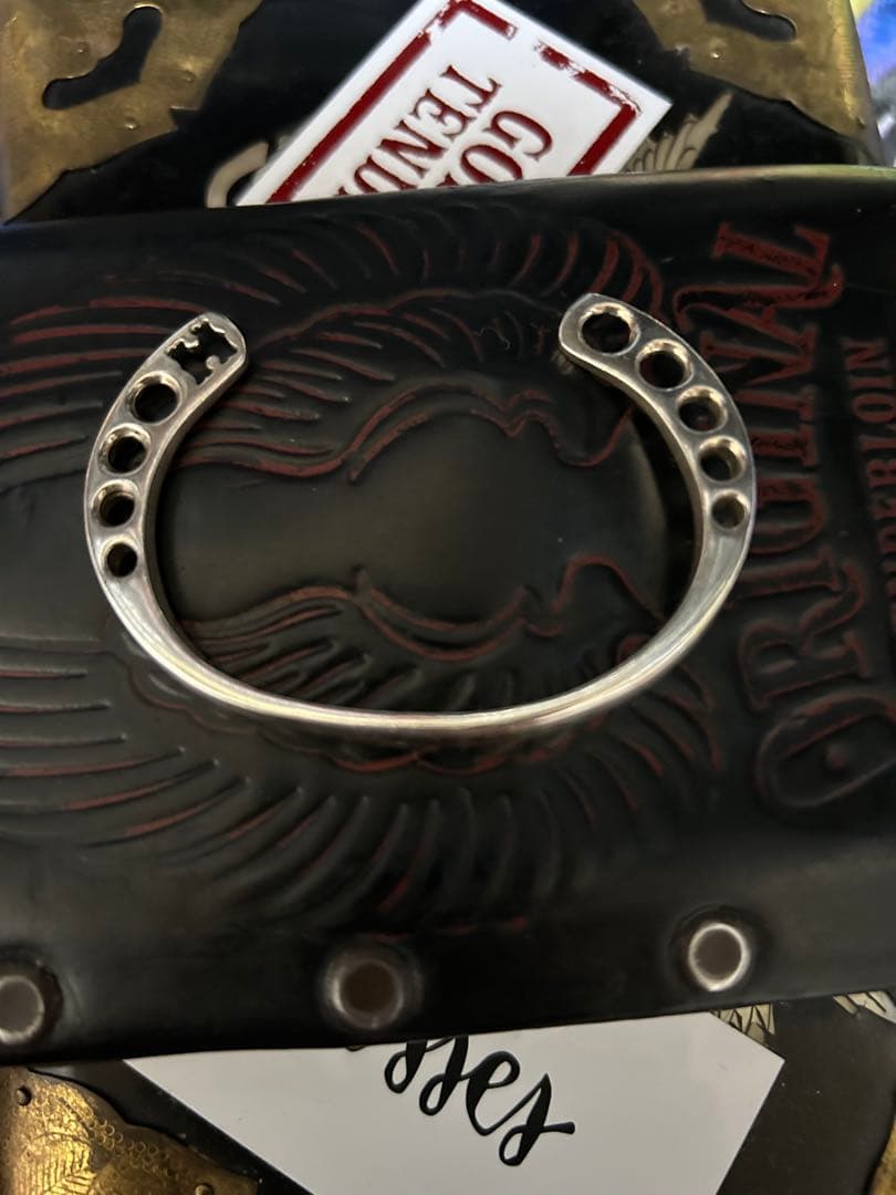 マ*ん様 HOSANNA ホザーナ ドリルド バングル ブレスレット テンダーロ