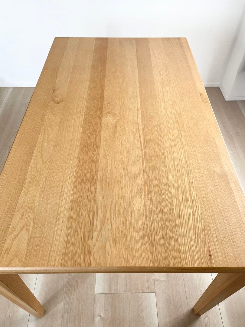 ベルメゾン 細身のシルエットが美しいオーク材のダイニングテーブル　幅135cm