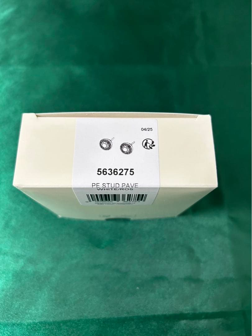 新品　スワロフスキー　スタッドピアス　両耳用　ローズゴールド