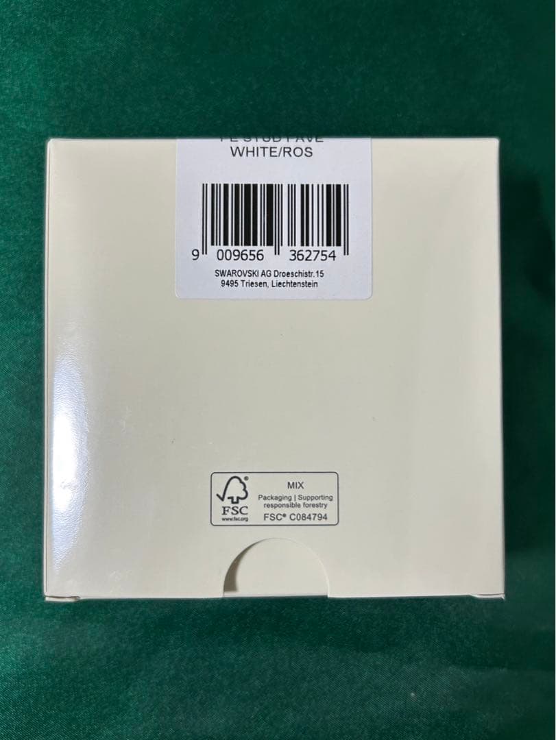 新品　スワロフスキー　スタッドピアス　両耳用　ローズゴールド