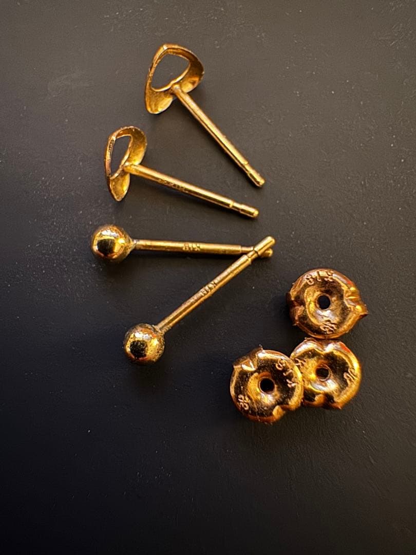 ✨️K18　18金　ゴールドピアス✨️