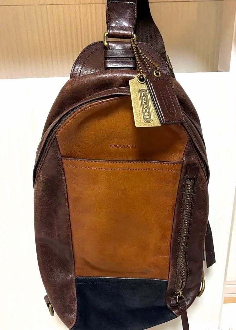 【アメリカで購入】COACH レザー ボディバッグ　メンズ