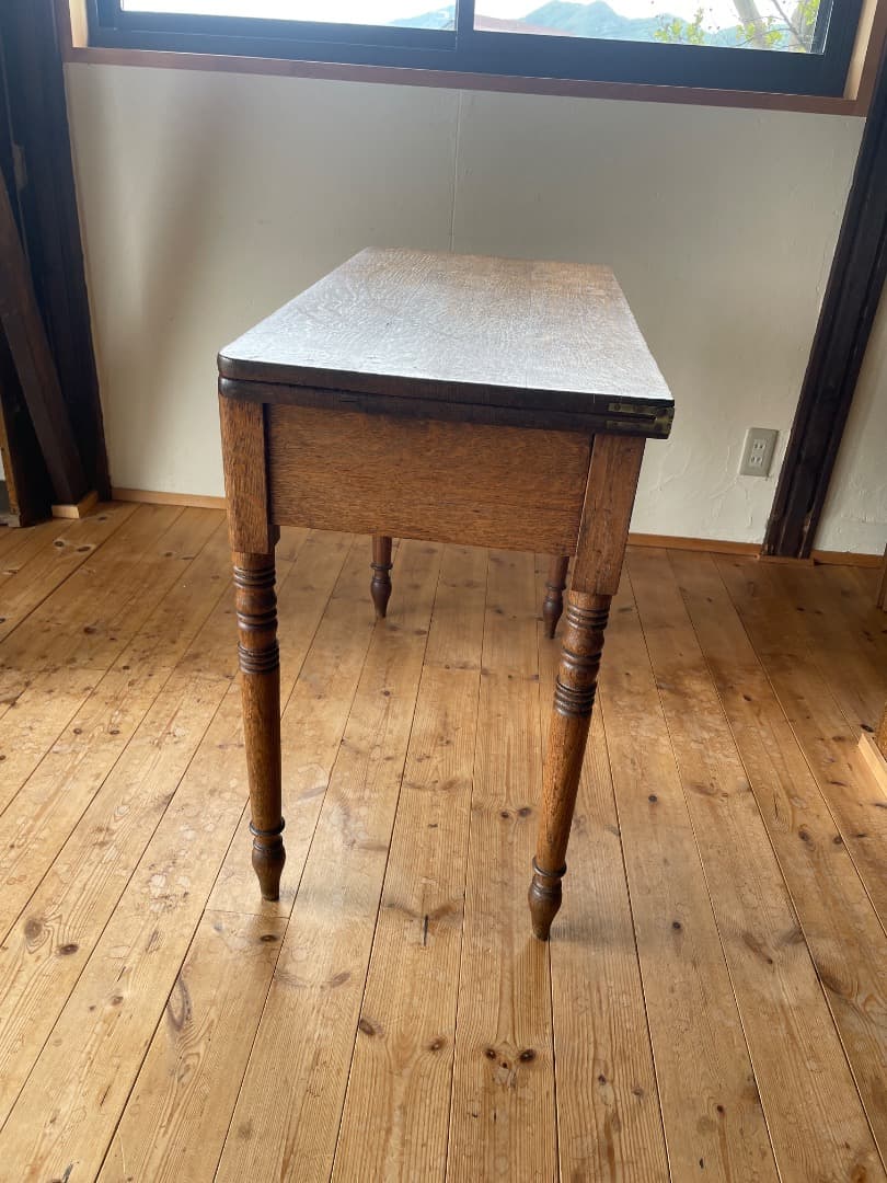 英国アンティーク木製テーブル(デスク)