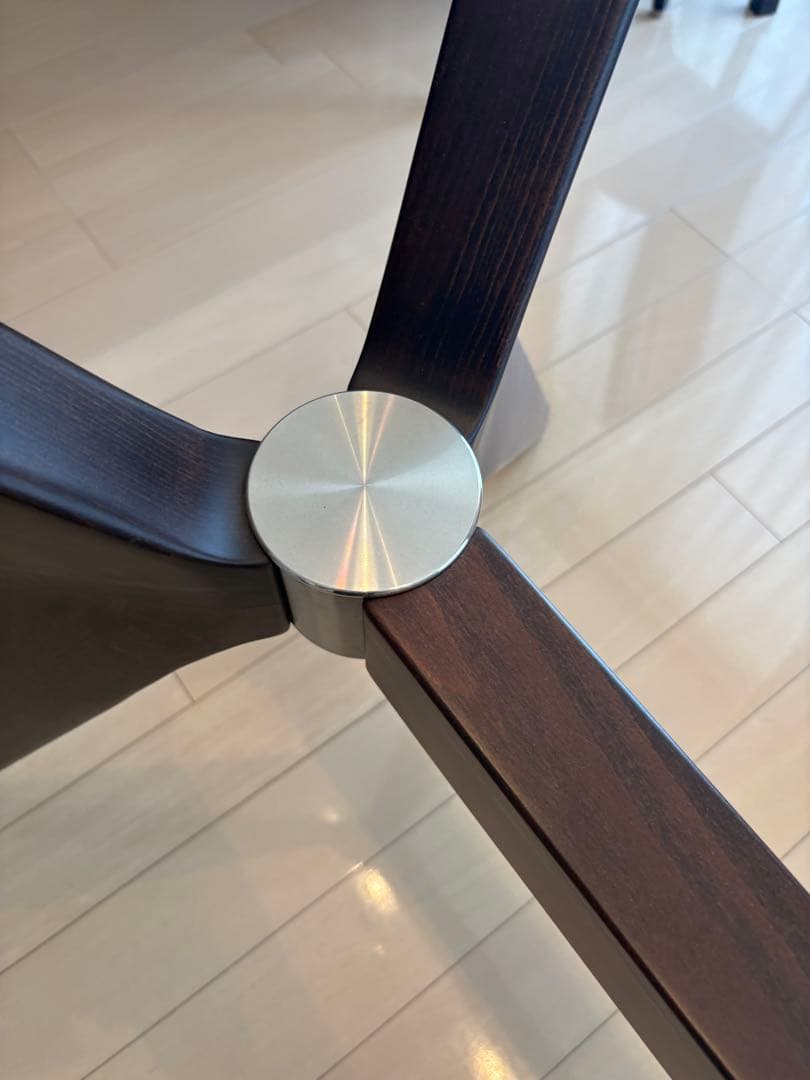 カリガリス　トーキョー　ガラス天板　ダイニングテーブル