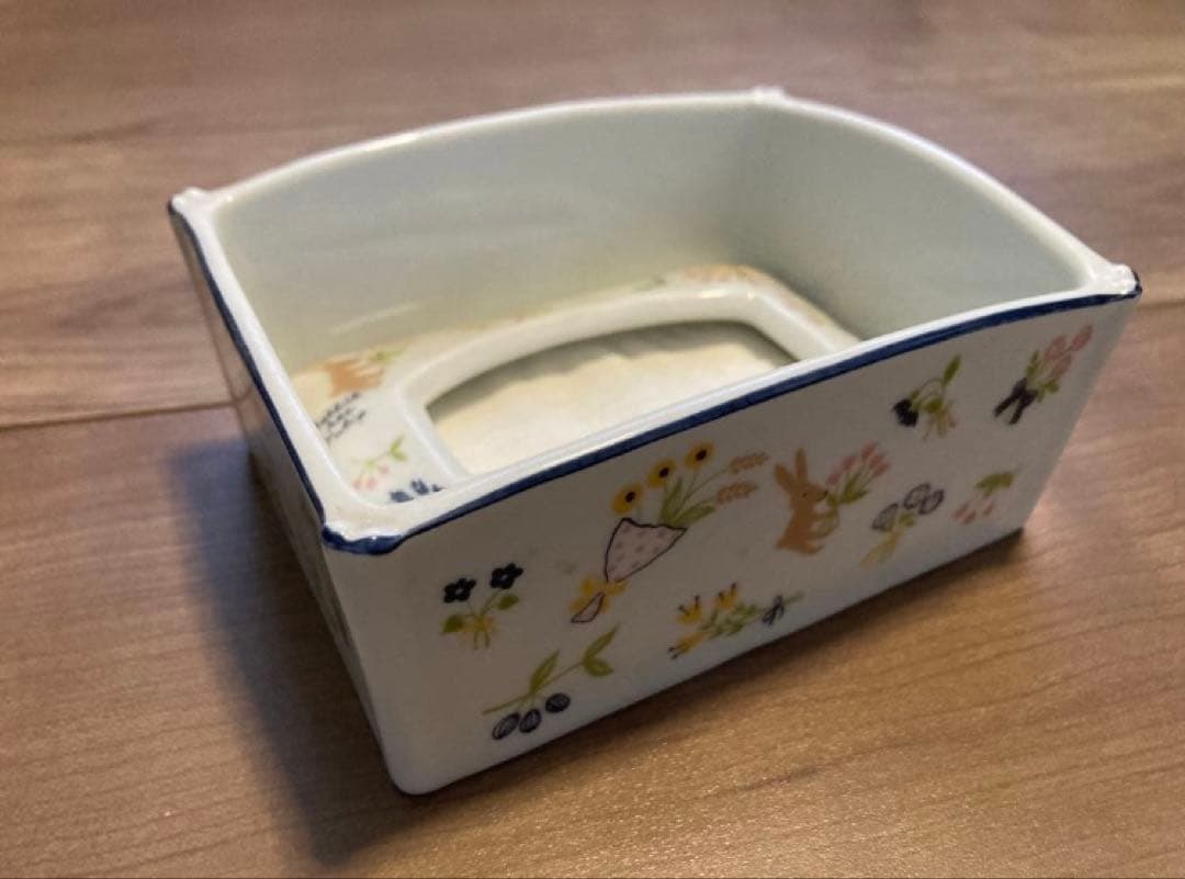 【人気】カトウシンジ　陶器製のティッシュボックス。
