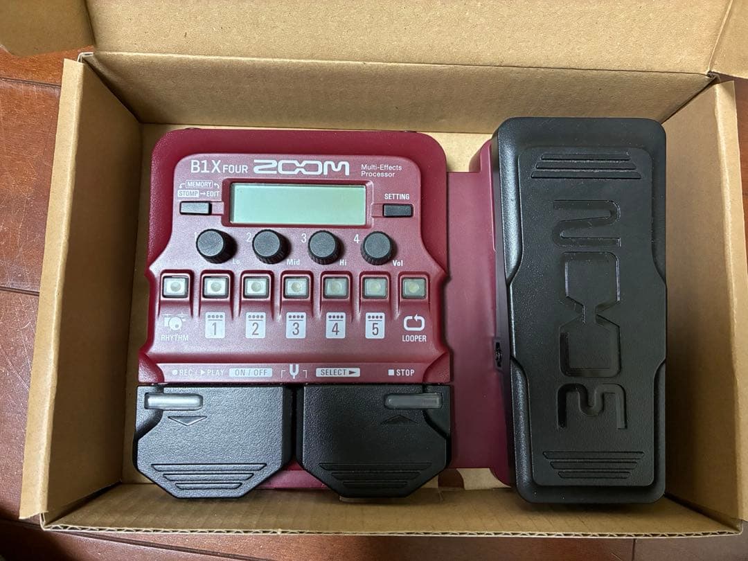 ZOOM B1X Four ベース用マルチエフェクター