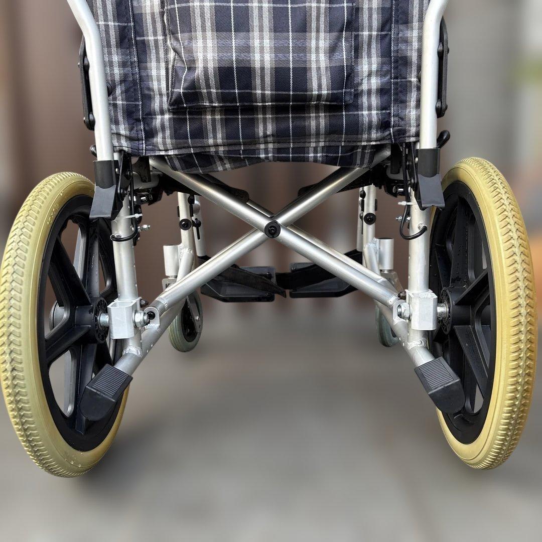 軽量アルミ製チェック柄車椅子　美品
