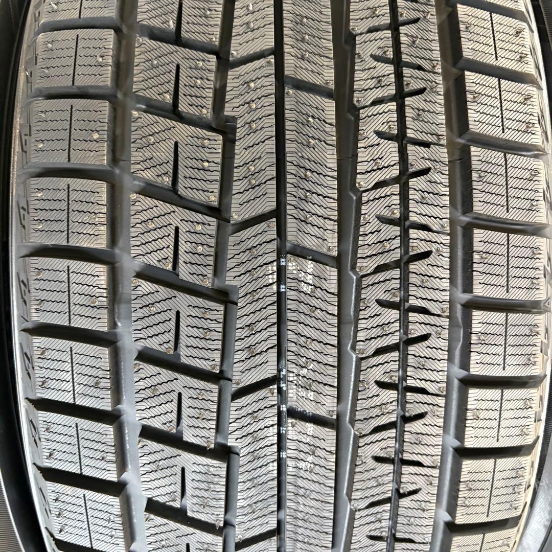 未使用245/40R18 YOKOHAMA スタットレスタイヤ4本2022年製造