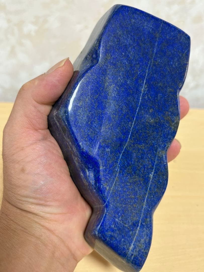 アフガニスタン産　綺麗なラピスラズリ丸磨き約1144g