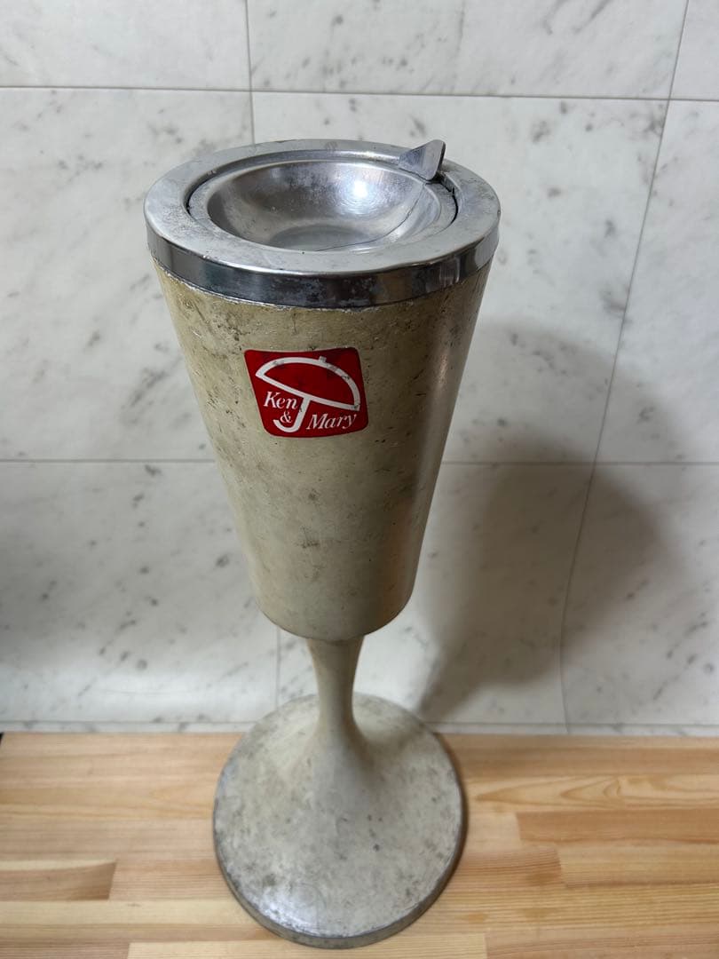 【希少 ヴィンテージ Ken & Mary スタンド灰皿】　日産スカイライン