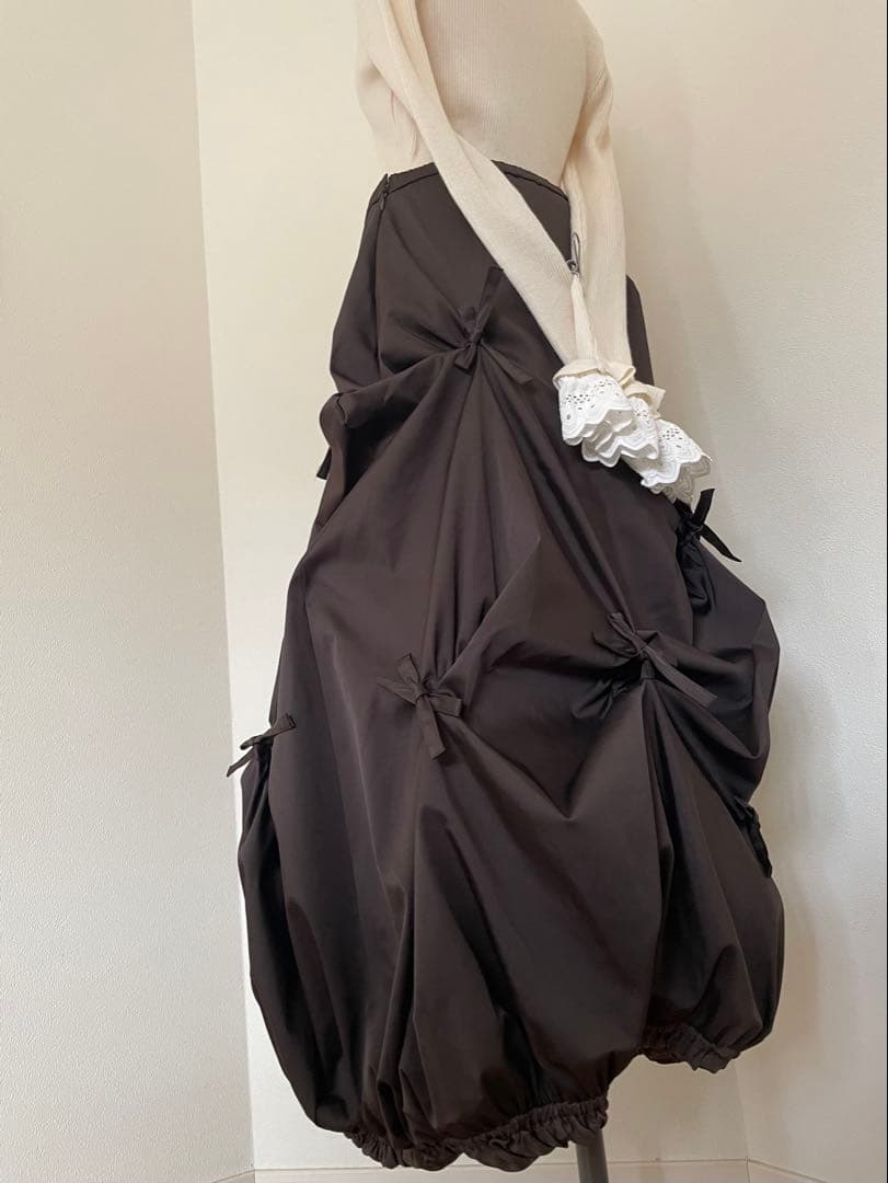 【エイココンドウ】EIKO KONDOアシンメトリーバルーンリボンスカート