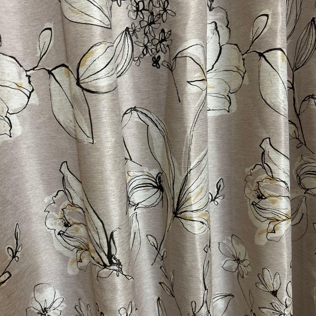 美品日本製1級遮光　形状記憶　花柄 9ドレープカーテン2枚セット防音遮熱保温