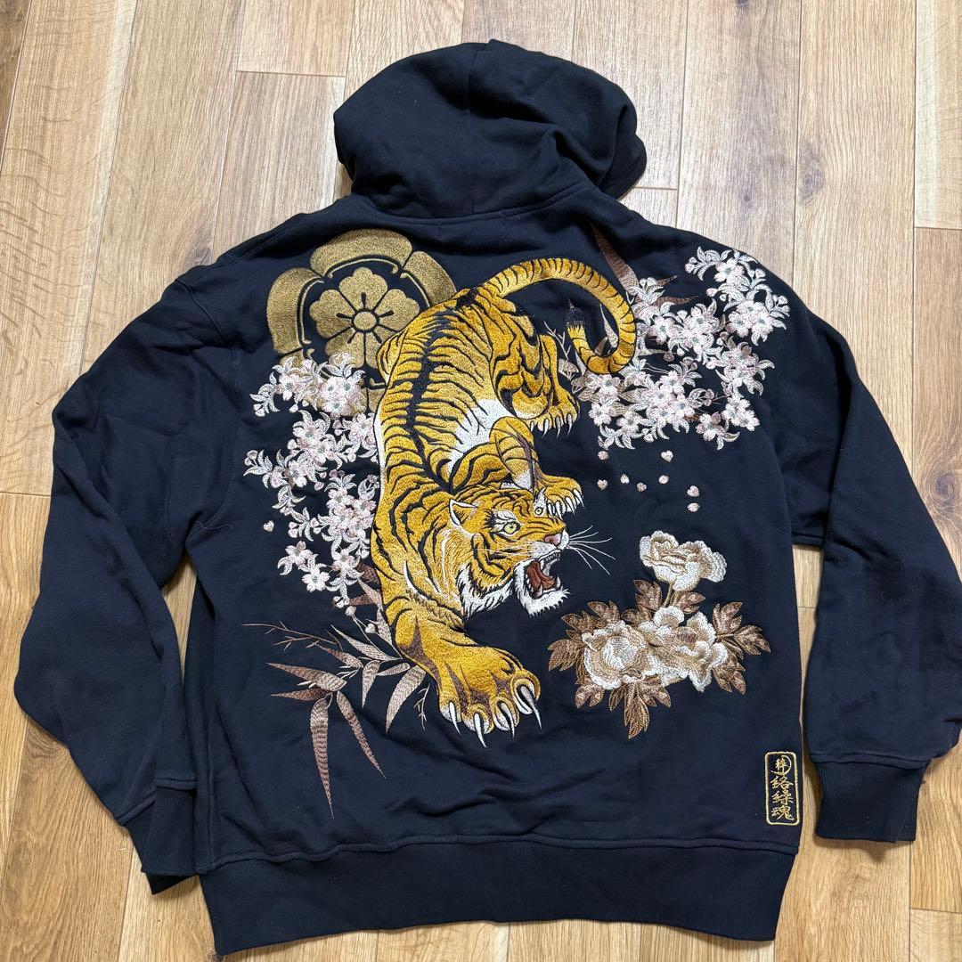 【美品】絡繰魂 粋　XL 現行品　虎刺繍　パーカー